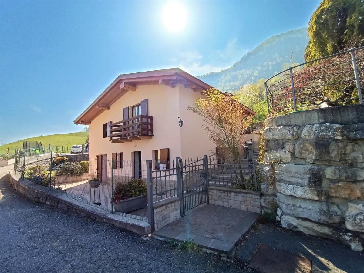 IseoLakeRental - Chalet Giulia Sovere Bagian luar foto