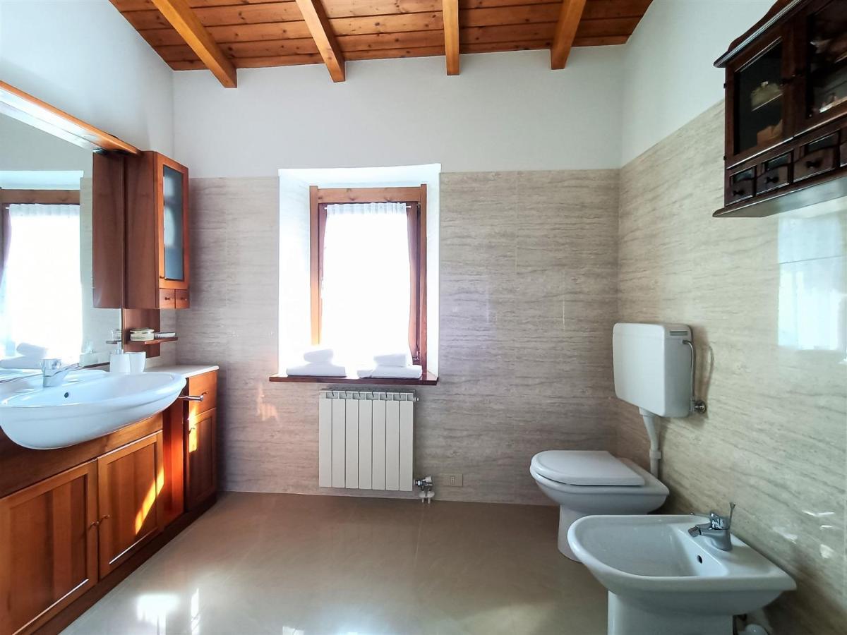 IseoLakeRental - Chalet Giulia Sovere Bagian luar foto